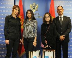 Award of prizes to the students on the occasion of the International Day of Girls in ICT