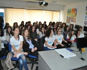 ICT GIRLS DAY 2016: Compound of visual communication and ITC